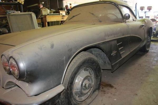 В США выставили на продажу раритетный спорткар Chevrolet Corvette (ФОТО)