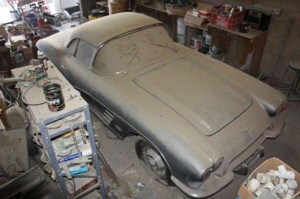 В США выставили на продажу раритетный спорткар Chevrolet Corvette (ФОТО)