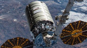 NASA устроило на борту космического корабля грандиозный пожар
