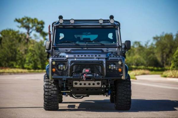 Энтузиасты превратили Land Rover Defender в лучший внедорожник в истории (ФОТО)