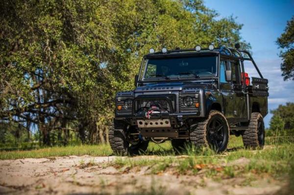 Энтузиасты превратили Land Rover Defender в лучший внедорожник в истории (ФОТО)