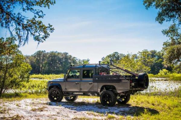 Энтузиасты превратили Land Rover Defender в лучший внедорожник в истории (ФОТО)