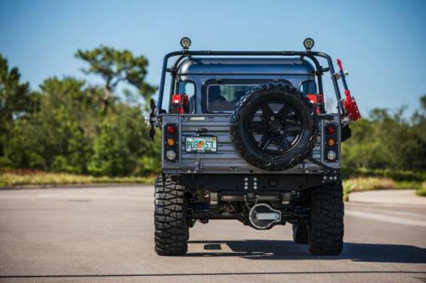 Энтузиасты превратили Land Rover Defender в лучший внедорожник в истории (ФОТО)