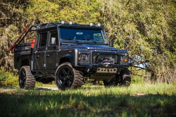 Энтузиасты превратили Land Rover Defender в лучший внедорожник в истории (ФОТО)