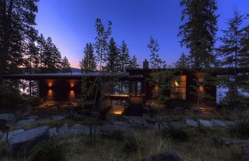 Идеальное место для отдыха: современный загородный дом с видом на озеро (ФОТО)