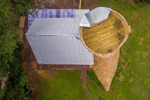 Причудливое сооружение: как выглядит самый необычный дом в США (ФОТО)