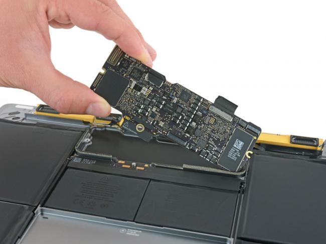 1 из 10: эксперты iFixit оценили ремонтопригодность новых MacBook (ФОТО)