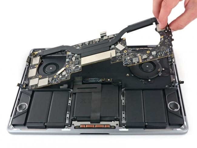 1 из 10: эксперты iFixit оценили ремонтопригодность новых MacBook (ФОТО)