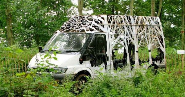 Потрясающие скульптуры из металлолома, сливающиеся с природой (ФОТО)