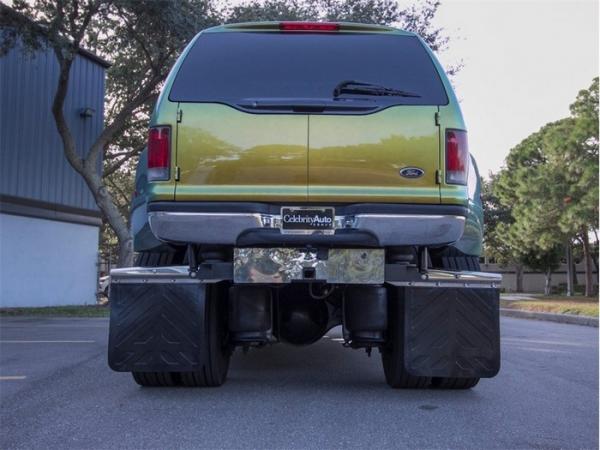 Грозный американец: мастера автотюнинга создали экстремальный пикап Ford Super Truck (ФОТО)