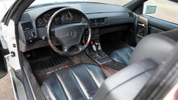 На аукционе в Великобритании был продан редчайший спорткар Mercedes (ФОТО)