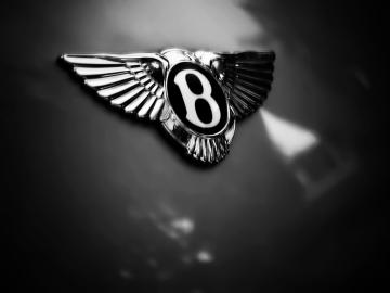 Роскошный Bentley Bentayga с гибридной силовой установкой замечен на тестах (ФОТО)