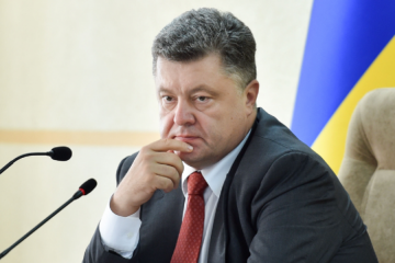 Порошенко: Украина пока не будет подавать заявку на вступление в НАТО