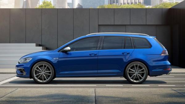 Долгожданная новинка: немцы презентовали Volkswagen Golf 2017 (ФОТО)