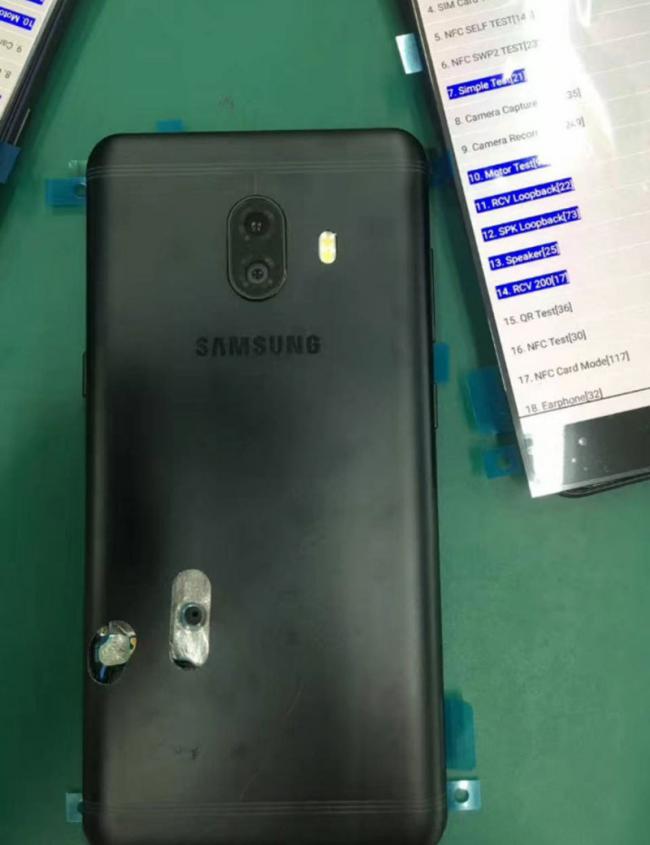 В Сети появились первые снимки нового смартфона Samsung с двумя камерами (ФОТО)