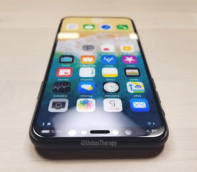 В Сети появились новые снимки iPhone 8 (ФОТО)