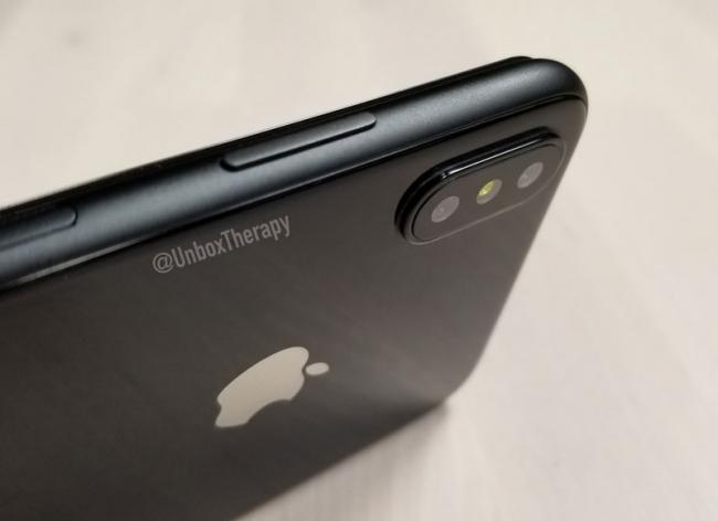В Сети появились новые снимки iPhone 8 (ФОТО)