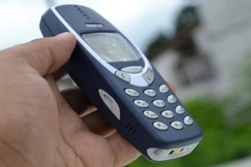 Исследователь развеял миф о неубиваемости телефона Nokia 3310 (ВИДЕО)