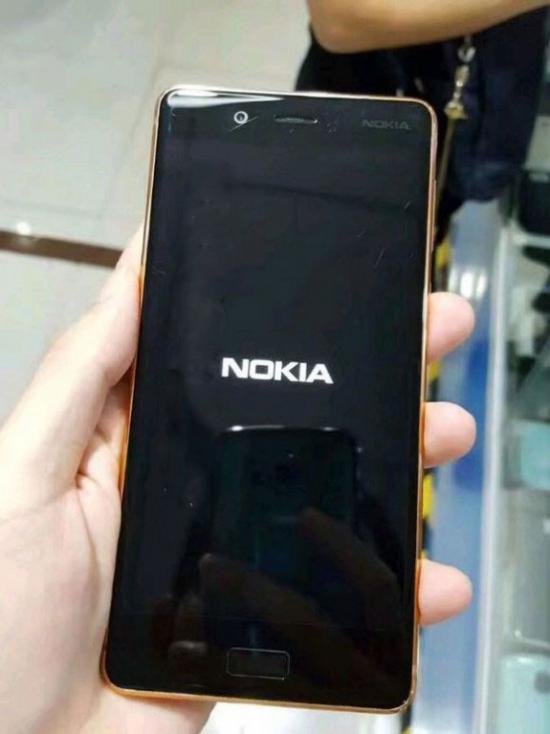 Возрождение легенды: в Сеть утекли новые снимки Nokia 8 (ФОТО)