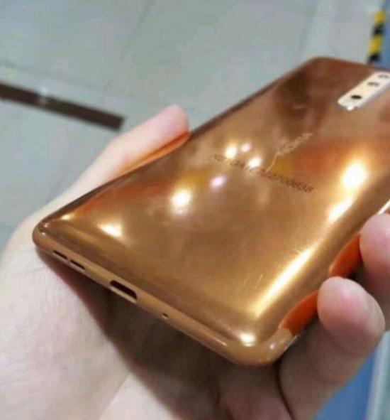 Возрождение легенды: в Сеть утекли новые снимки Nokia 8 (ФОТО)