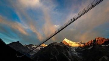 В Швейцарии построили самый длинный пешеходный подвесной мост