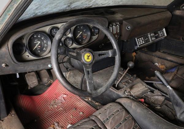 Миллион за старость: единственный экземпляр раритетной Ferrari продадут на аукционе (ФОТО)