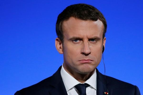 Скандальные траты: У президента Франции уходят на макияж огромные суммы денег