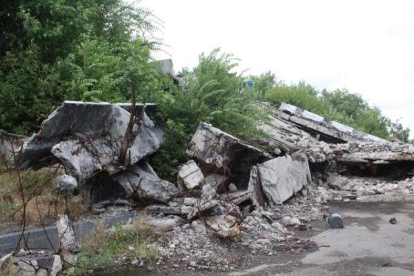 «Процветающая республика»: в Сети показали жуткие кадры разрушенного Донбасса (ФОТО)