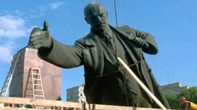 Ленинопад завершен: все памятники вождю пролетариата в Украине уничтожены