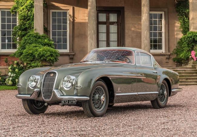 Единственный в своем роде спорткар Jaguar показали после реставрации (ФОТО)