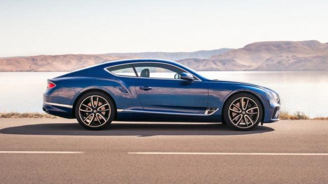 В Сети появились снимки нового флагманского автомобиля Bentley (ФОТО)