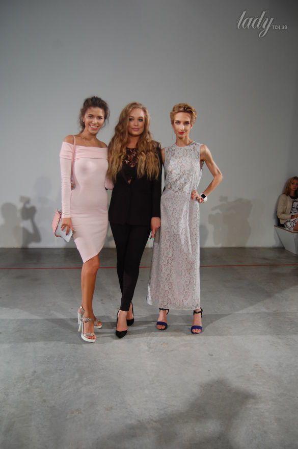 Дизайнер Анастасия Иванова порадовала украинок новой коллекцией изысканных платьев (ФОТО) Дизайнер Анастасия Иванова порадовала украинок новой коллекцией изысканных платьев (ФОТО)