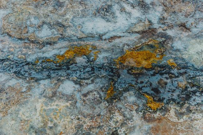 Глазами фотографа: нереальные природные текстуры Исландии (ФОТО) 