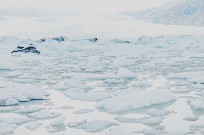 Глазами фотографа: нереальные природные текстуры Исландии (ФОТО) 