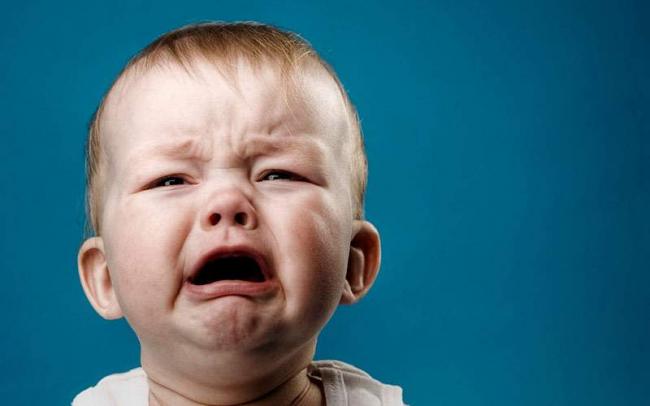 Как успокоить плачущего ребенка: 11 главных способов