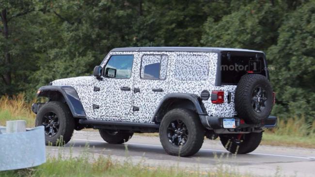На тест-драйве заметили внедорожник Jeep Wrangler Rubicon (ФОТО)
