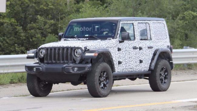 На тест-драйве заметили внедорожник Jeep Wrangler Rubicon (ФОТО)