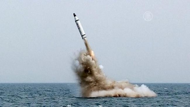 Япония под прицелом: КНДР снова выпустила баллистическую ракету