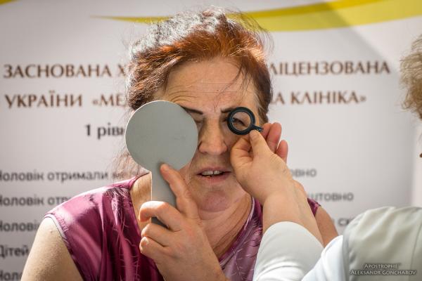 День благодарения в Киеве: человек без рук и ног собрал Майдан (ФОТО)