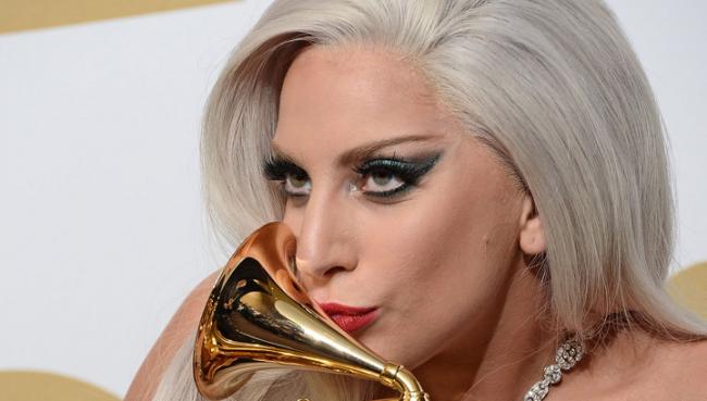 Певица Леди Гага отменила тур по Европе из-за проблем со здоровьем