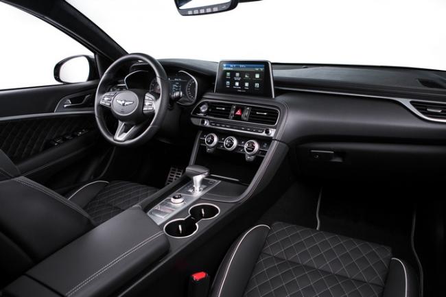 Корейский седан от дизайнера Bentley потеснит на рынке Mercedes C-класс и BMW 3-й серии (ФОТО)