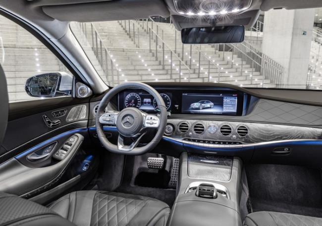 В Mercedes-Benz показали публике самый экономичный седан (ФОТО)