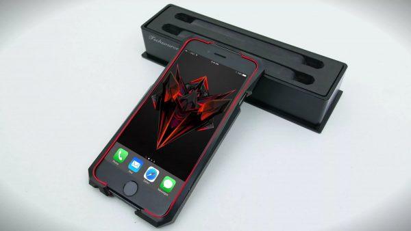 Представлен титановый чехол для iPhone, который стоит дороже самого смартфона