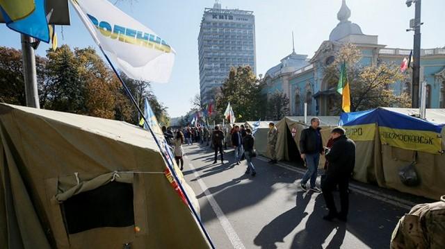 Порошенко: Организаторы акции протеста в Киеве дестабилизируют Украину