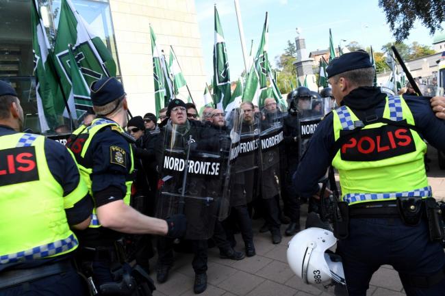 В Швеции марш неонацистов перерос в беспорядки
