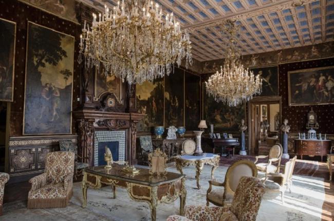 Во Франции выставили на продажу самый дорогой жилой дом в мире (ФОТО)