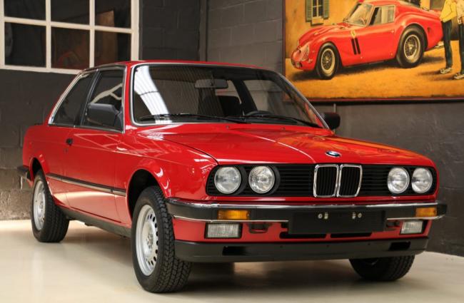 В Бельгии старый седан BMW продают по цене внедорожника X6 (ФОТО)