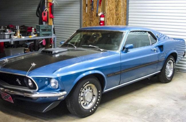В США продают Ford Mustang, простоявший 47 лет в гараже
