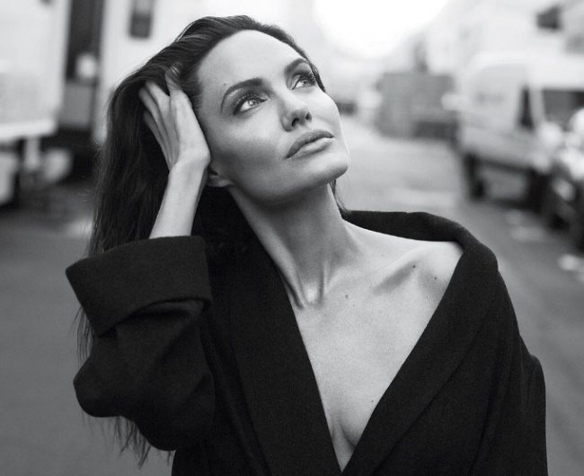 Анджелина Джоли: "Я просто стараюсь выжить день за днем"