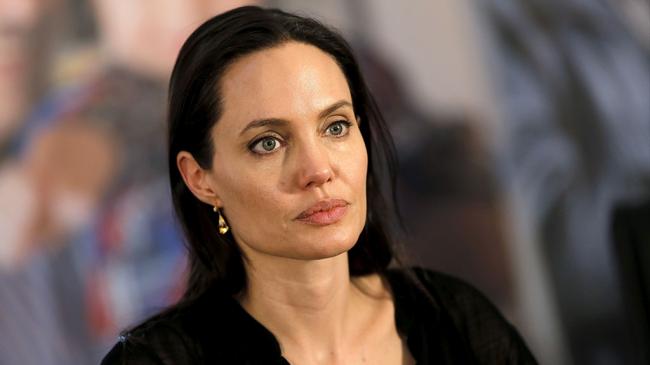 Анджелина Джоли удивила поклонников стройными ногами (ФОТО)